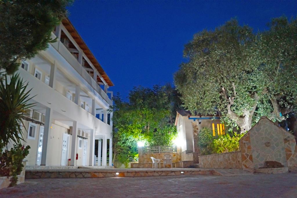Pouliezos Koklanis Zante Apartments Alykes  Eksteriør billede