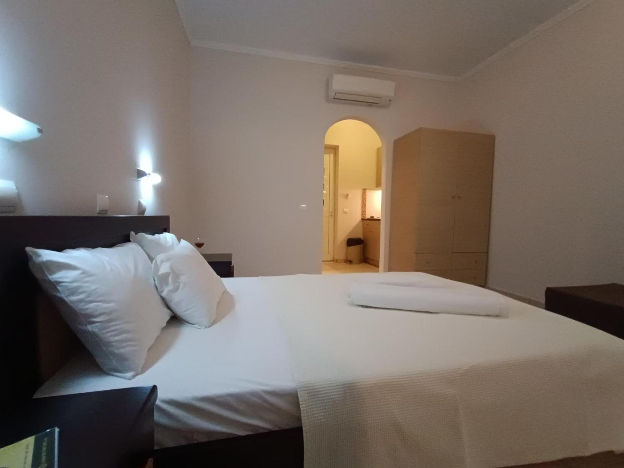 Pouliezos Koklanis Zante Apartments Alykes  Eksteriør billede