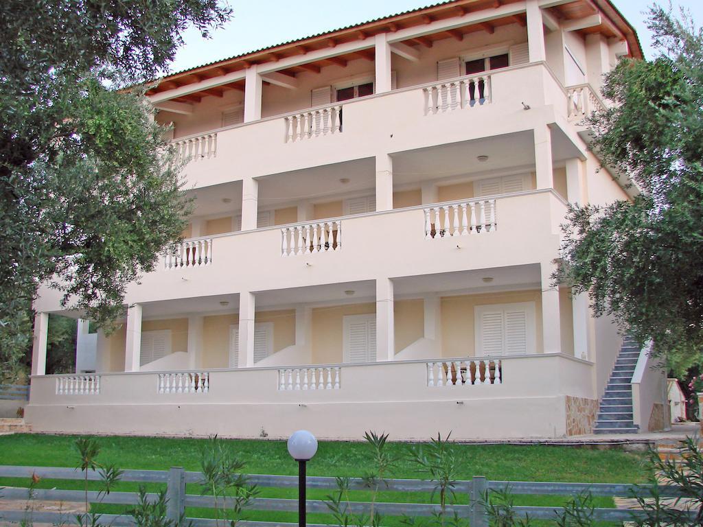 Pouliezos Koklanis Zante Apartments Alykes  Eksteriør billede