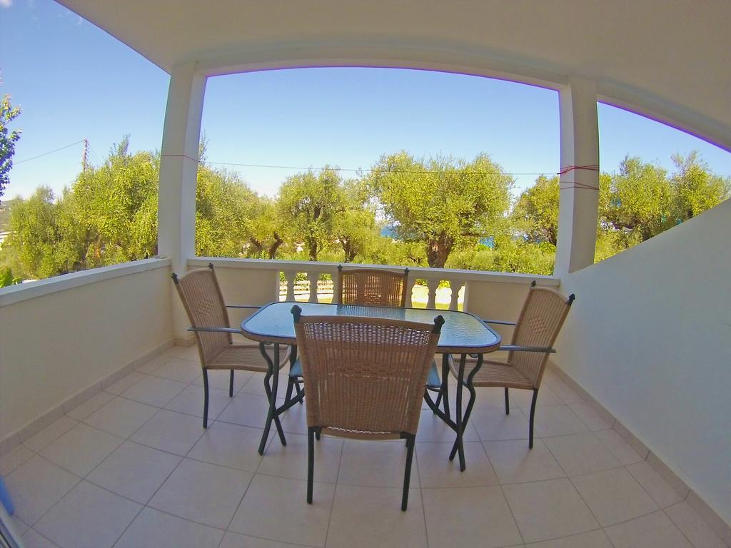 Pouliezos Koklanis Zante Apartments Alykes  Eksteriør billede