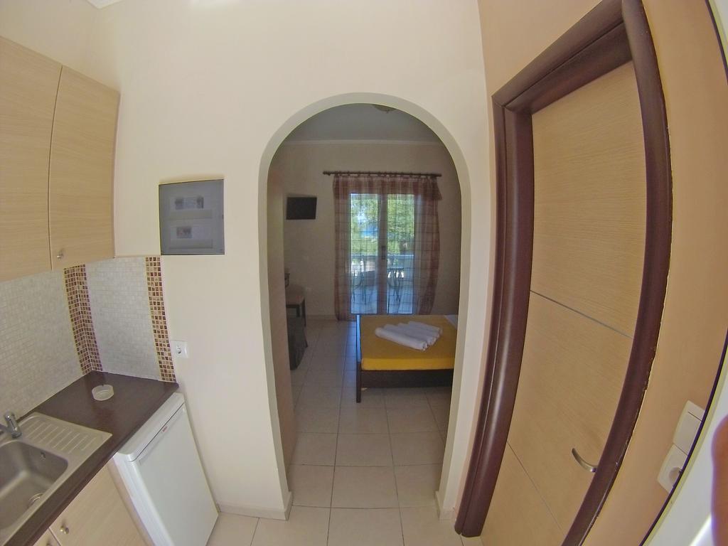 Pouliezos Koklanis Zante Apartments Alykes  Eksteriør billede